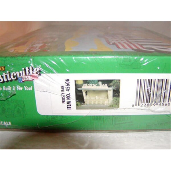 Woodland Scenics 2 John Deere Tractors - 29-38 in. WOO211 - main